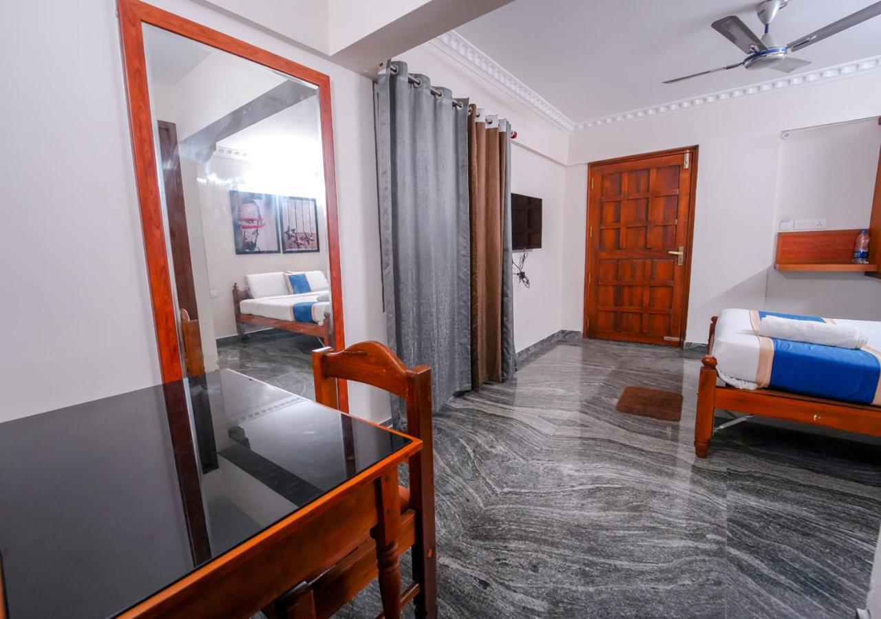 Luxe Vue - Premium Hotell Thiruvananthapuram Exteriör bild